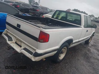 1994 Chevrolet S-10 LS with VIN 1GCCS19Z3R8141366, listed as a IAAI auction lot 41964754 with 191,756 mi miles. Bid and sale history available at carsss.com. Image 4.