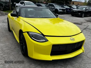 2023 Nissan Z Proto Spec с VIN JN1BZ4BH3PM310674, выставлен на аукционе Copart как лот 60072695 с пробегом 4 432 миль миль и Чистый • Clean title. История ставок и продаж доступна на DreamBid. Изображение 1.