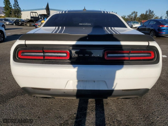 2018 Dodge Challenger R/T with VIN 2C3CDZBT8JH305633, listed as a Copart auction lot 88558595 with 41,099 mi miles and Salvage Title. Bid and sale history available at carsss.com. Image 6.