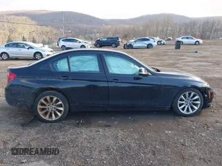 2018 BMW 3 Series 320i xDrive with VIN WBA8E5G57JNU47476, listed as a IAAI auction lot 41319816 with 38,755 mi miles. Bid and sale history available at carsss.com. Image 13.