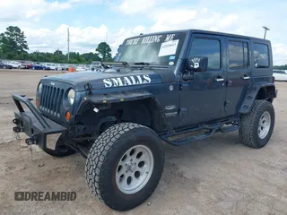 2008 Jeep Wrangler Unlimited Sahara with VIN 1J4GA591X8L520621, listed as a IAAI auction lot 42525613 with 184,239 mi miles and . Bid and sale history available at DreamBid. Image 17.