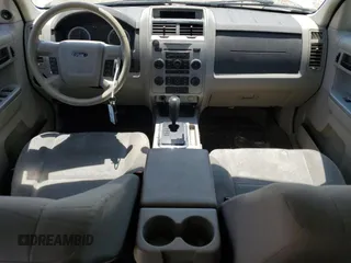 2012 Ford Escape XLT z VIN 1FMCU9DG3CKA09843, wystawiony jako Copart lot #63585395 z przebiegiem Nie podano mil oraz Szkoda całkowita • Salvage title. Historia ofert i sprzedaży dostępna na DreamBid. Obrazek 8.