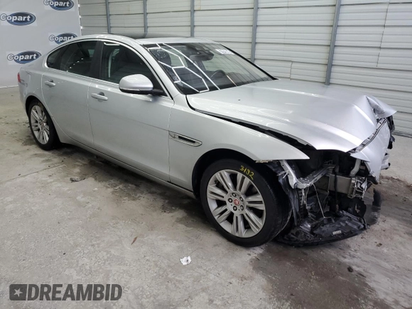 2017 Jaguar XF 35t Premium with VIN SAJBD4BV8HCY34574, listed as a Copart auction lot 79428594 with 73,256 mi miles and Clean Title. Bid and sale history available at carsss.com. Image 4.