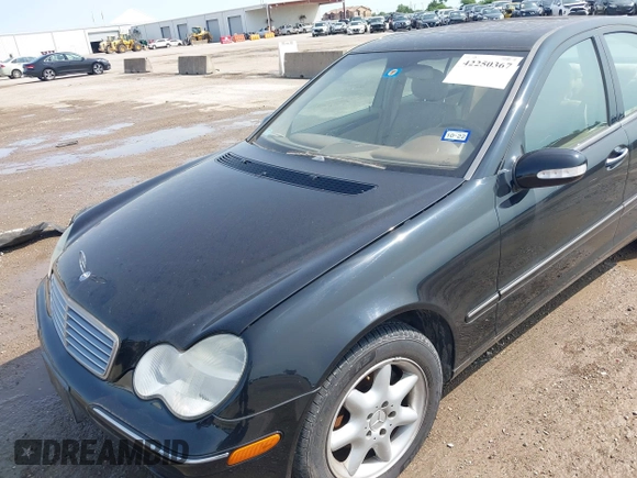 2002 Mercedes-Benz C 230/260/280/320 z VIN WDBRF61J02F196116, wystawiony jako IAAI lot #42250367 z przebiegiem Nie podano mil oraz . Historia ofert i sprzedaży dostępna na DreamBid. Obrazek 6.