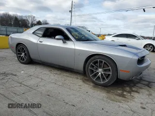 2016 Dodge Challenger 392 Hemi Scat Pack Shaker z VIN 2C3CDZFJ3GH349976, wystawiony jako Copart lot #45194535 z przebiegiem 107 978 mil mil oraz Czysty tytuł • Clean title. Historia ofert i sprzedaży dostępna na DreamBid. Obrazek 4.