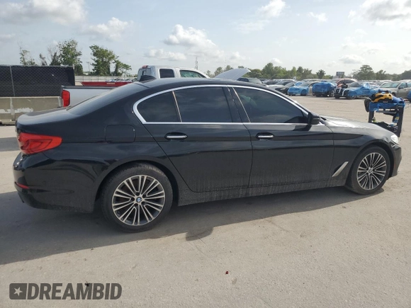 2017 BMW 5 Series 530i z VIN WBAJA5C34HG456328, wystawiony jako Copart lot #60227685 z przebiegiem 121 615 mil mil oraz Czysty tytuł • Clean title. Historia ofert i sprzedaży dostępna na DreamBid. Obrazek 3.