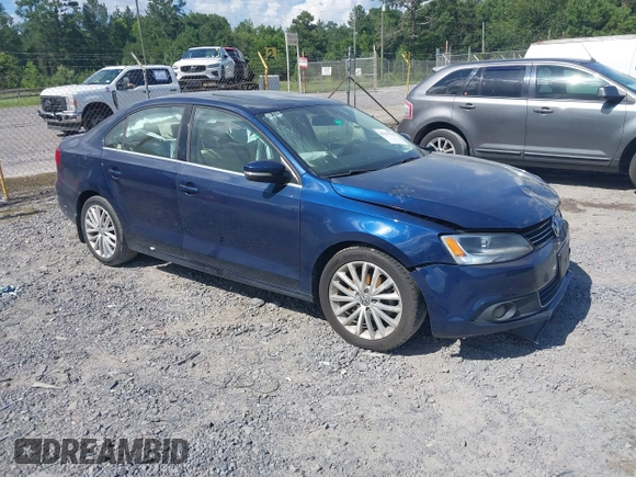 2014 Volkswagen Jetta TDI w/Premium/Nav with VIN 3VWLL7AJ3EM381929, listed as a IAAI auction lot 42539178 with 101,851 mi miles and . Bid and sale history available at DreamBid. Image 1.