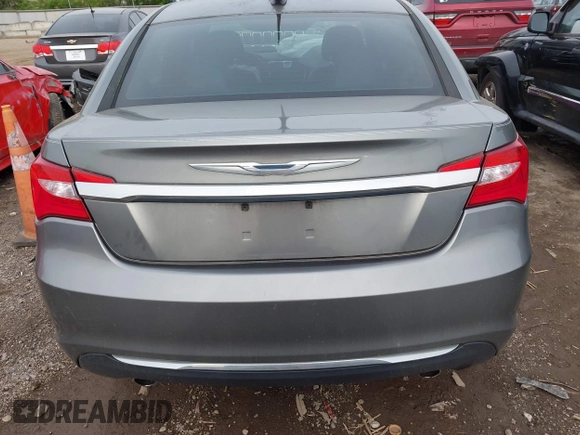 2013 Chrysler 200 Limited with VIN 1C3CCBCG8DN718207, listed as a IAAI auction lot 42136735 with 139,632 mi miles. Bid and sale history available at carsss.com. Image 16.