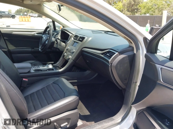 2017 Ford Fusion Hybrid SE с VIN 3FA6P0LU5HR285381, выставлен на аукционе IAAI как лот 42597789 с пробегом 129 662 миль миль и . История ставок и продаж доступна на DreamBid. Изображение 5.