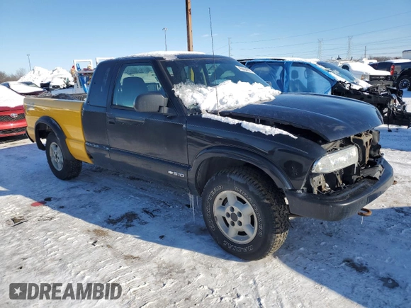 2002 Chevrolet S-10 LS with VIN 1GCDT19WX28158890, listed as a Copart auction lot 45664955 with 133,634 mi miles and Clean Title. Bid and sale history available at carsss.com. Image 4.