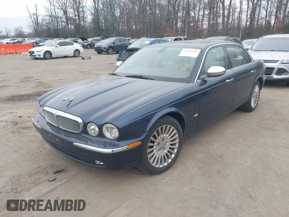 2007 Jaguar XJ Vanden Plas z VIN SAJWA82BX7SH11650, wystawiony jako IAAI lot #41243103 z przebiegiem Nie podano mil oraz . Historia ofert i sprzedaży dostępna na DreamBid. Obrazek 2.