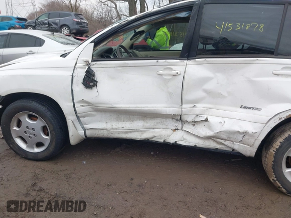 2007 Toyota Highlander w/3rd Row z VIN JTEEP21A170215574, wystawiony jako IAAI lot #41531878 z przebiegiem 250 000 mil mil oraz . Historia ofert i sprzedaży dostępna na DreamBid. Obrazek 14.