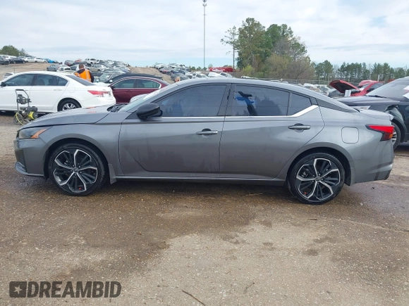 2024 Nissan Altima SR z VIN 1N4BL4CV1RN331948, wystawiony jako IAAI lot #41877927 z przebiegiem 19 134 mil mil oraz . Historia ofert i sprzedaży dostępna na DreamBid. Obrazek 14.