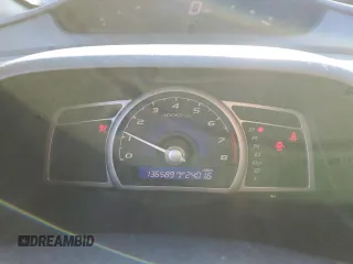 2009 Honda Civic LX z VIN 2HGFA16519H519732, wystawiony jako Copart lot #54018665 z przebiegiem 136 589 mil mil oraz Szkoda całkowita • Salvage title. Historia ofert i sprzedaży dostępna na DreamBid. Obrazek 9.