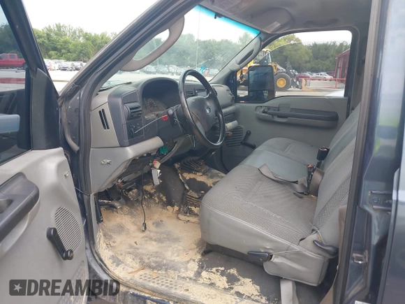 2006 Ford F-250 XL z VIN 1FTSW21P16ED82243, wystawiony jako IAAI lot #42674637 z przebiegiem 153 467 mil mil oraz . Historia ofert i sprzedaży dostępna na DreamBid. Obrazek 5.