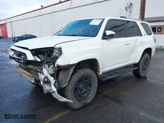 2020 Toyota 4Runner SR5 with VIN JTEBU5JR4L5812184, listed as a IAAI auction lot 41206002 with 69,278 mi miles. Bid and sale history available at carsss.com. Image 18.