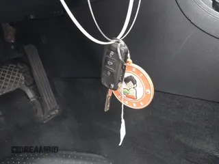 2017 Volkswagen Passat S z VIN 1VWAT7A34HC003813, wystawiony jako IAAI lot #42322928 z przebiegiem 207 115 mil mil oraz . Historia ofert i sprzedaży dostępna na DreamBid. Obrazek 11.