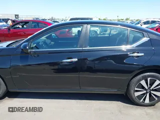 2022 Nissan Altima SV z VIN 1N4BL4DVXNN351088, wystawiony jako IAAI lot #42072706 z przebiegiem 83 496 mil mil oraz . Historia ofert i sprzedaży dostępna na DreamBid. Obrazek 14.