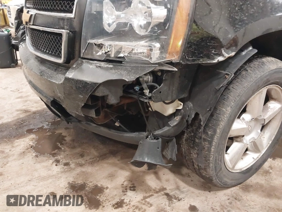 2007 Chevrolet Avalanche LTZ with VIN 3GNFK12327G236731, listed as a IAAI auction lot 41707271 with 243,088 mi miles. Bid and sale history available at carsss.com. Image 12.