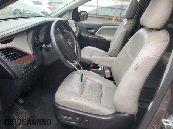2016 Toyota Sienna XLE с VIN 5TDYK3DC8GS749610, выставлен на аукционе Copart как лот 57579215 с пробегом 167 554 миль миль и Списание • Salvage title. История ставок и продаж доступна на DreamBid. Изображение 7.