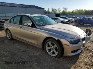 2013 BMW 3 Series 328i xDrive z VIN WBA3B5C57DF592525, wystawiony jako Copart lot #52164485 z przebiegiem 139 135 mil mil oraz Czysty tytuł • Clean title. Historia ofert i sprzedaży dostępna na DreamBid. Obrazek 4.