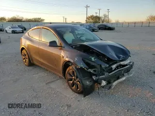2024 Tesla Model Y с VIN 7SAYGDED4RA324326, выставлен на аукционе Copart как лот 86965534 с пробегом Не указан миль и Списание • Salvage title. История ставок и продаж доступна на DreamBid. Изображение 11.