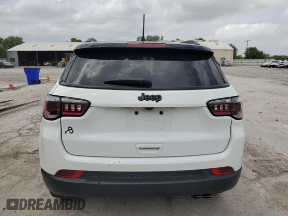 2022 Jeep Compass Latitude with VIN 3C4NJCBB9NT211131, listed as a Copart auction lot 54929515 with 39,506 mi miles and Salvage title. Bid and sale history available at DreamBid. Image 6.