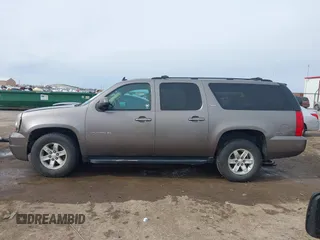 2012 GMC Yukon XL SLT with VIN 1GKS2KE78CR177257, listed as a IAAI auction lot 41488033 with 254,663 mi miles. Bid and sale history available at carsss.com. Image 14.