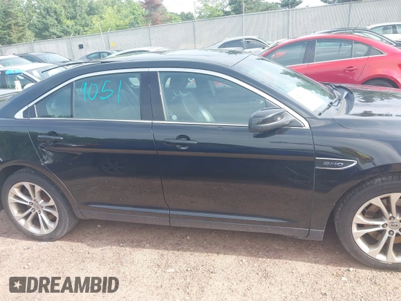 2013 Ford Taurus SHO z VIN 1FAHP2KT8DG155996, wystawiony jako IAAI lot #42709051 z przebiegiem 162 956 mil mil oraz . Historia ofert i sprzedaży dostępna na DreamBid. Obrazek 12.
