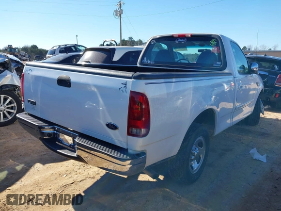 2001 Ford F-150 XL z VIN 1FTRF17L61NB04122, wystawiony jako IAAI lot #38304103 z przebiegiem 186 816 mil mil oraz . Historia ofert i sprzedaży dostępna na DreamBid. Obrazek 4.
