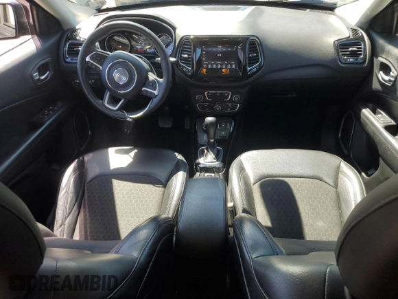 2019 Jeep Compass Altitude z VIN 3C4NJDBB7KT652855, wystawiony jako Copart lot #53485835 z przebiegiem 43 844 mil mil oraz Szkoda całkowita • Salvage title. Historia ofert i sprzedaży dostępna na DreamBid. Obrazek 8.