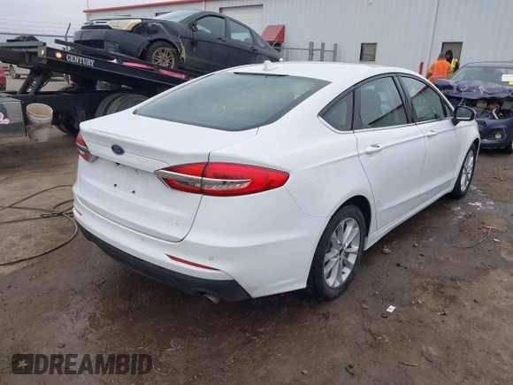 2020 Ford Fusion SE with VIN 3FA6P0HD5LR136325, listed as a IAAI auction lot 41200798 with 120,696 mi miles. Bid and sale history available at carsss.com. Image 4.
