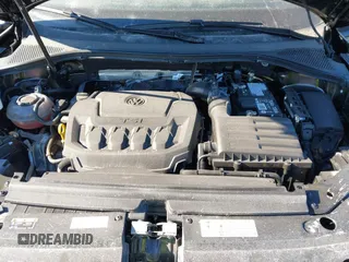 2024 Volkswagen Tiguan SE R-Line Black with VIN 3VV8B7AX3RM158006, listed as a IAAI auction lot 41416903 with 1,735 mi miles and . Bid and sale history available at DreamBid. Image 10.