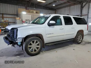 2007 GMC Yukon XL SLT with VIN 1GKFK16327J247671, listed as a Copart auction lot 48088245 with 201,157 mi miles and Salvage Title. Bid and sale history available at carsss.com. Image 1.