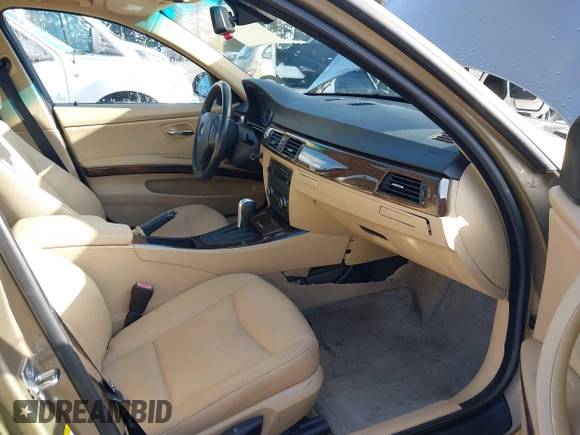 2007 BMW 3 Series 328xi with VIN WBAVC93577KX57207, listed as a IAAI auction lot 42024089 with 119,521 mi miles. Bid and sale history available at carsss.com. Image 5.
