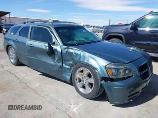 2005 Dodge Magnum SE with VIN 2D4FV48V05H613891, listed as a IAAI auction lot 41607076 with 116,172 mi miles. Bid and sale history available at carsss.com. Image 1.