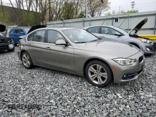 2017 BMW 3 Series 330i xDrive z VIN WBA8D9G50HNU59764, wystawiony jako Copart lot #54645245 z przebiegiem 88 442 mil mil oraz Szkoda całkowita • Salvage title. Historia ofert i sprzedaży dostępna na DreamBid. Obrazek 4.