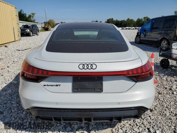 2023 Audi e-tron GT Premium Plus z VIN WAUCJBFW0P7000208, wystawiony jako Copart lot #68644653 z przebiegiem 2442 mil mil oraz Szkody całkowita. Historia ofert i sprzedaży dostępna na DreamBid. Obrazek 6.