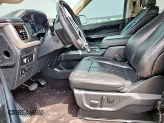 2022 Ford Expedition XLT z VIN 1FMJU1HT8NEA34626, wystawiony jako Copart lot #56818205 z przebiegiem 93 031 mil mil oraz Szkoda całkowita • Salvage title. Historia ofert i sprzedaży dostępna na DreamBid. Obrazek 7.