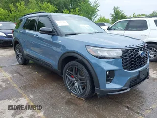 2025 Ford Explorer ST-Line with VIN 1FMUK8KH1SGB55417, listed as a IAAI auction lot 42415468 with 3,884 mi miles and . Bid and sale history available at DreamBid. Image 1.
