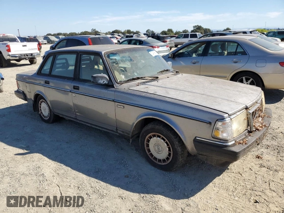 1993 Volvo 240 с VIN YV1AS8808P1489831, выставлен на аукционе Copart как лот 72439554 с пробегом 147 232 миль миль и Чистый • Clean title. История ставок и продаж доступна на DreamBid. Изображение 4.