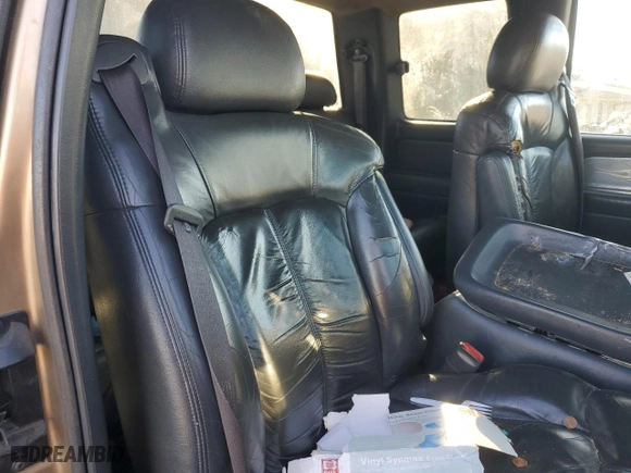2000 Chevrolet Silverado 1500 LS with VIN 2GCEK19T2Y1200915, listed as a Copart auction lot 46069125 with 330,131 mi miles and Salvage Title. Bid and sale history available at carsss.com. Image 10.