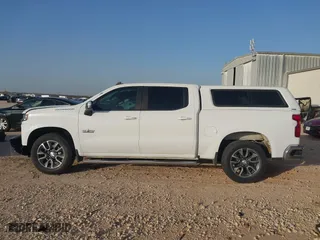 2019 Chevrolet Silverado 1500 LT with VIN 3GCPWCED5KG146483, listed as a IAAI auction lot 41757133 with 126,638 mi miles. Bid and sale history available at carsss.com. Image 13.
