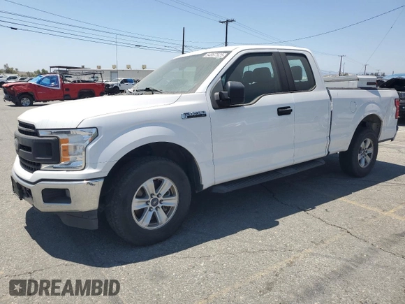 2018 Ford F-150 XL z VIN 1FTEX1C52JKE31993, wystawiony jako Copart lot #54867525 z przebiegiem 121 290 mil mil oraz Szkoda całkowita • Salvage title. Historia ofert i sprzedaży dostępna na DreamBid. Obrazek 1.