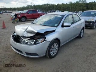 2013 Kia Forte EX with VIN KNAFU4A25D5696771, listed as a Copart auction lot 72804453 with 140,173 mi miles and Clean Title. Bid and sale history available at carsss.com. Image 1.