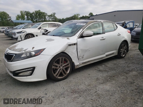 2013 Kia Optima SX z VIN 5XXGR4A62DG118828, wystawiony jako Copart lot #56252725 z przebiegiem 176 359 mil mil oraz Szkoda całkowita • Salvage title. Historia ofert i sprzedaży dostępna na DreamBid. Obrazek 1.