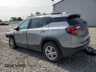 2023 GMC Terrain SLE z VIN 3GKALTEG7PL225892, wystawiony jako Copart lot #62226825 z przebiegiem 24 635 mil mil oraz Szkoda całkowita • Salvage title. Historia ofert i sprzedaży dostępna na DreamBid. Obrazek 2.