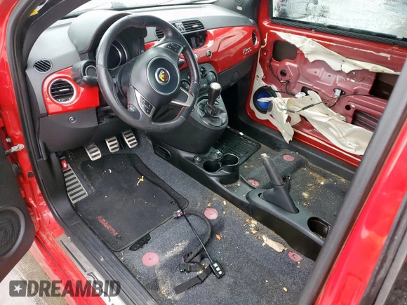 2015 FIAT 500 Abarth z VIN 3C3CFFFH8FT503545, wystawiony jako Copart lot #52092955 z przebiegiem Nie podano mil oraz Czysty tytuł • Clean title. Historia ofert i sprzedaży dostępna na DreamBid. Obrazek 8.