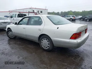 1996 Lexus LS 400 z VIN JT8BH22F2T0059651, wystawiony jako IAAI lot #42518915 z przebiegiem Nie podano mil oraz . Historia ofert i sprzedaży dostępna na DreamBid. Obrazek 3.