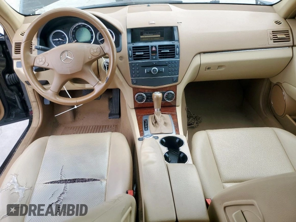 2008 Mercedes-Benz C 300 Sport z VIN WDDGF54X18R010552, wystawiony jako Copart lot #55725885 z przebiegiem 235 274 mil mil oraz Szkoda całkowita • Salvage title. Historia ofert i sprzedaży dostępna na DreamBid. Obrazek 8.